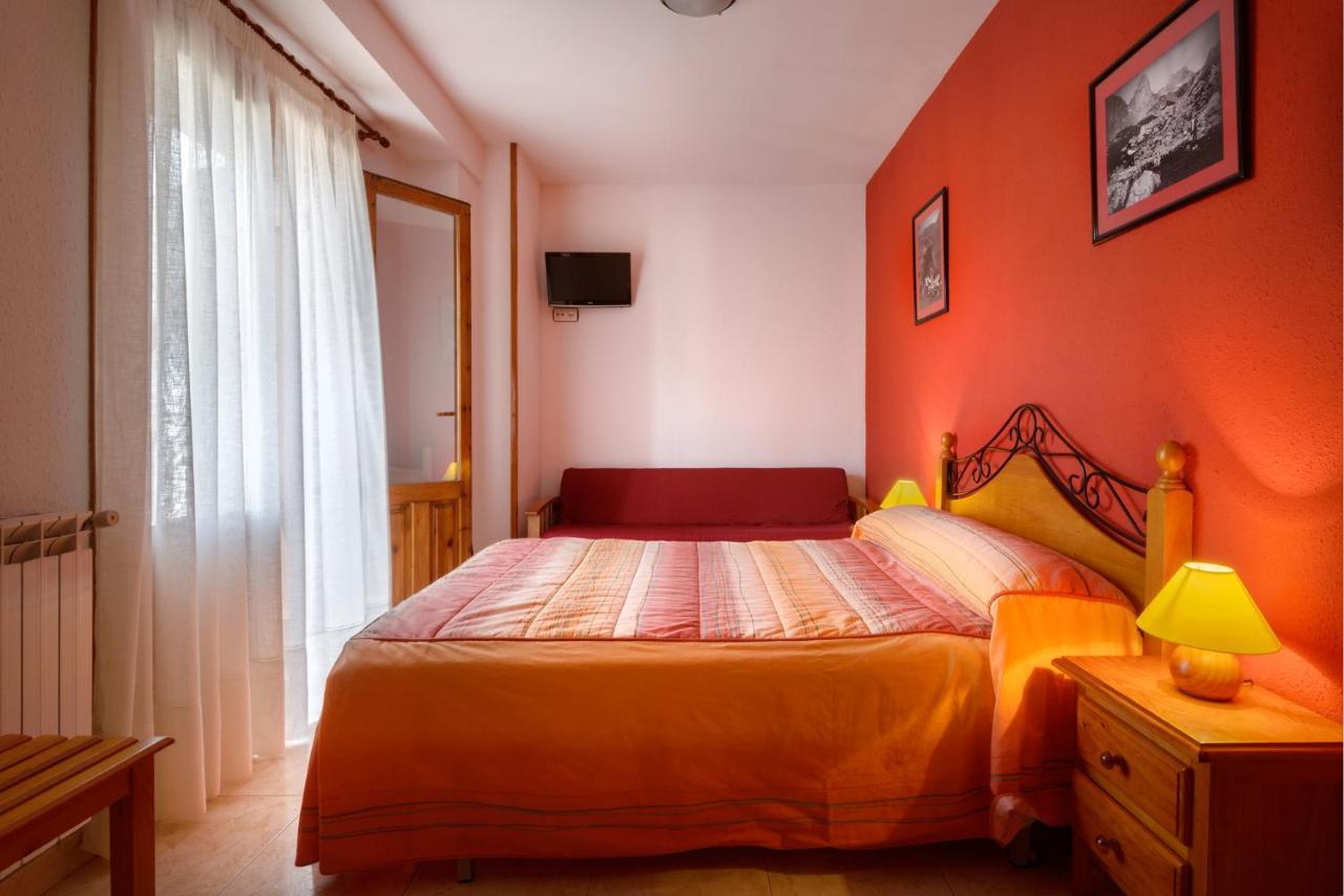 Hostal Kimboa Ansó Esterno foto